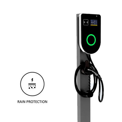 Accensione di un caricabatterie per veicoli elettrici a parete